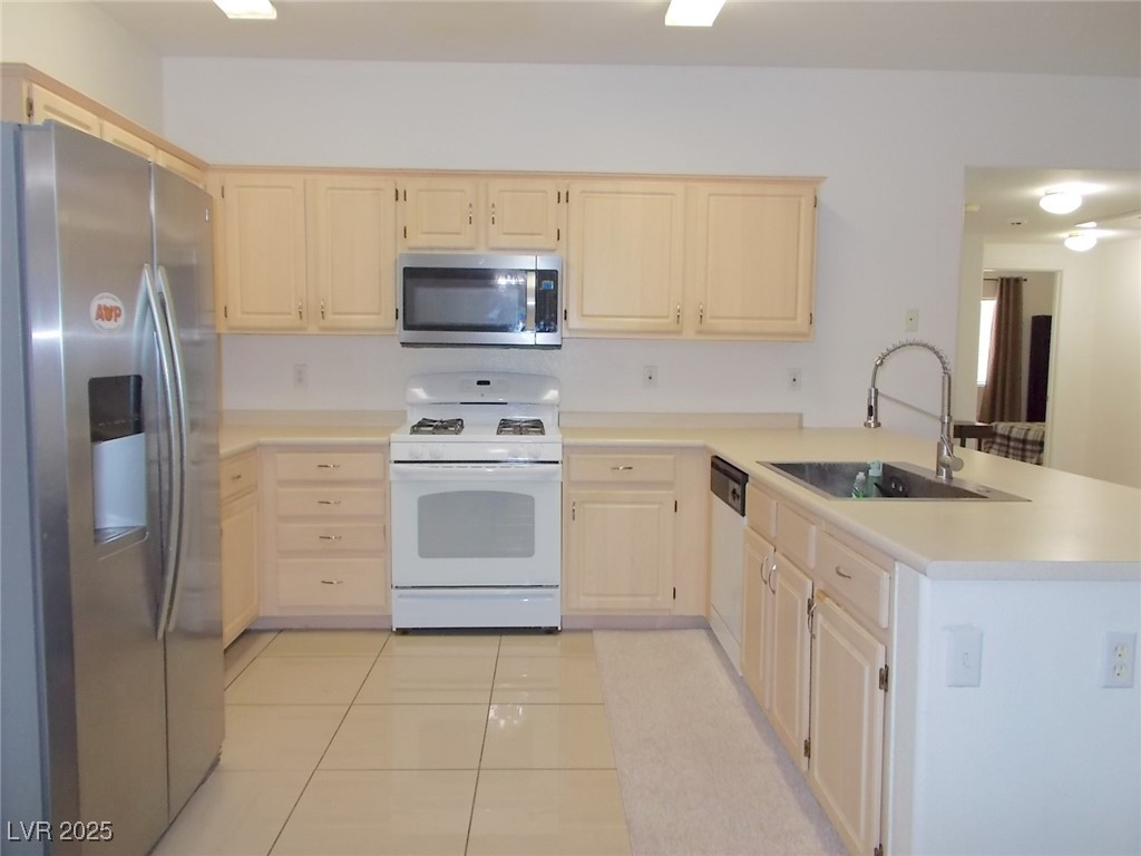 855 North Stephanie Street, Unit 2312 Henderson, NV 89014 - Photo 8 of 27