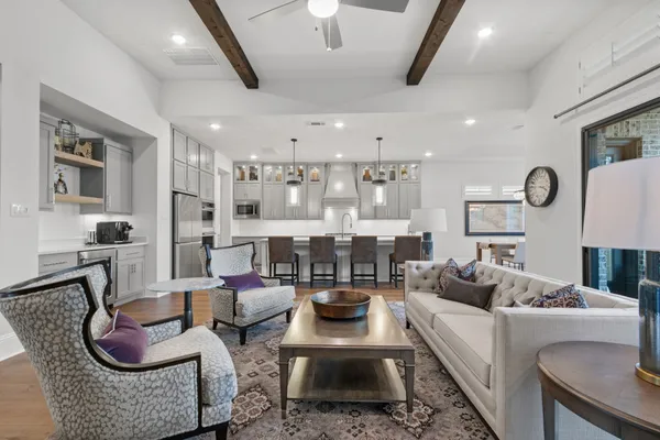 $899,000 | 902 Falcon Hollow Lane, Pinehurst, TX 77362