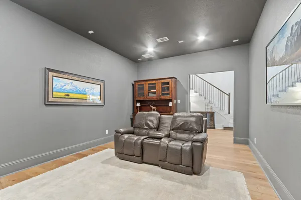 $899,000 | 902 Falcon Hollow Lane, Pinehurst, TX 77362