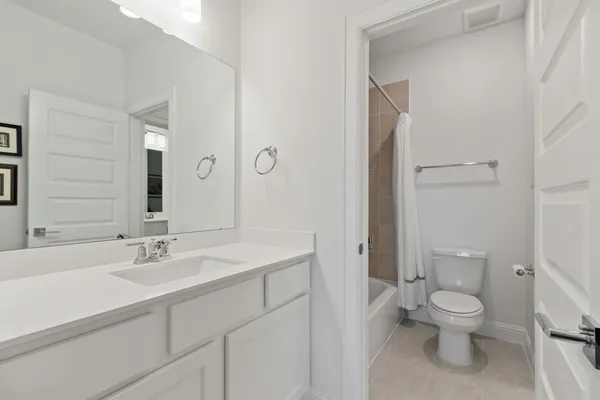 $899,000 | 902 Falcon Hollow Lane, Pinehurst, TX 77362