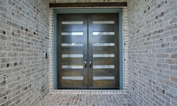 $899,000 | 902 Falcon Hollow Lane, Pinehurst, TX 77362