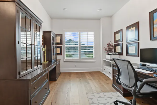 $899,000 | 902 Falcon Hollow Lane, Pinehurst, TX 77362