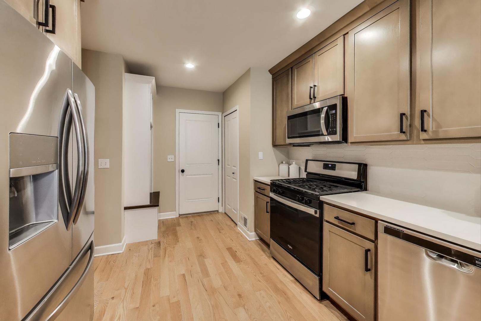 16765 South Sunset Ridge Court Lockport, IL 60441 - Photo 11 of 35 Gallery Image 11