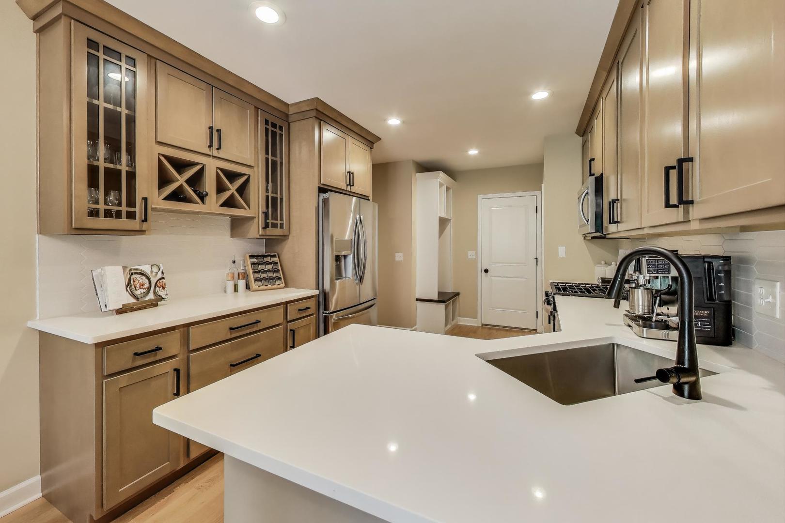 16765 South Sunset Ridge Court Lockport, IL 60441 - Photo 9 of 35 Gallery Image 9