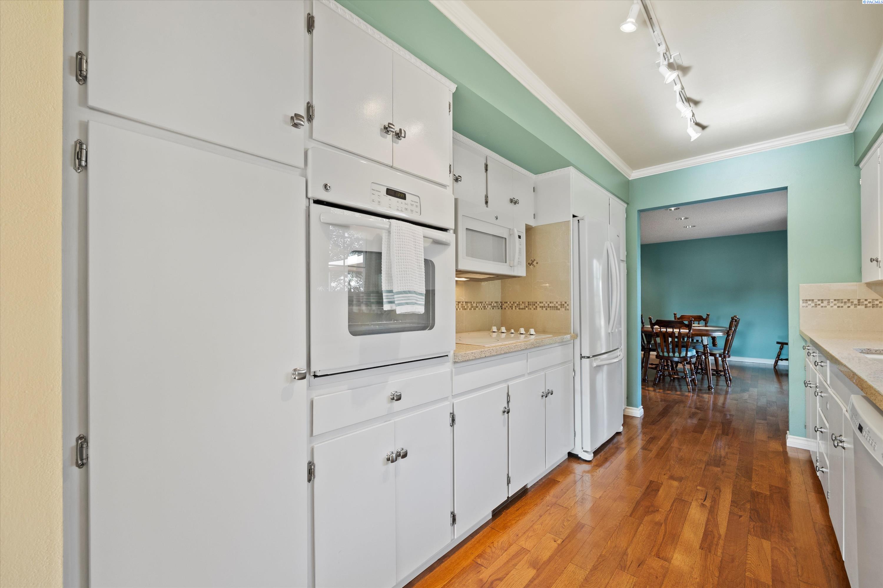 180001 Robertson Road Grandview, WA 98930 - Photo 24 of 47 Gallery Image 24