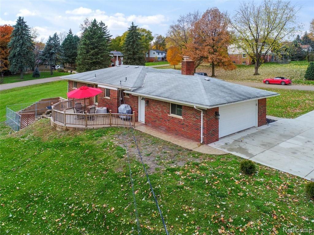 1231 Stellma Lane Rochester Hills, MI 48309 - Photo 3 of 36