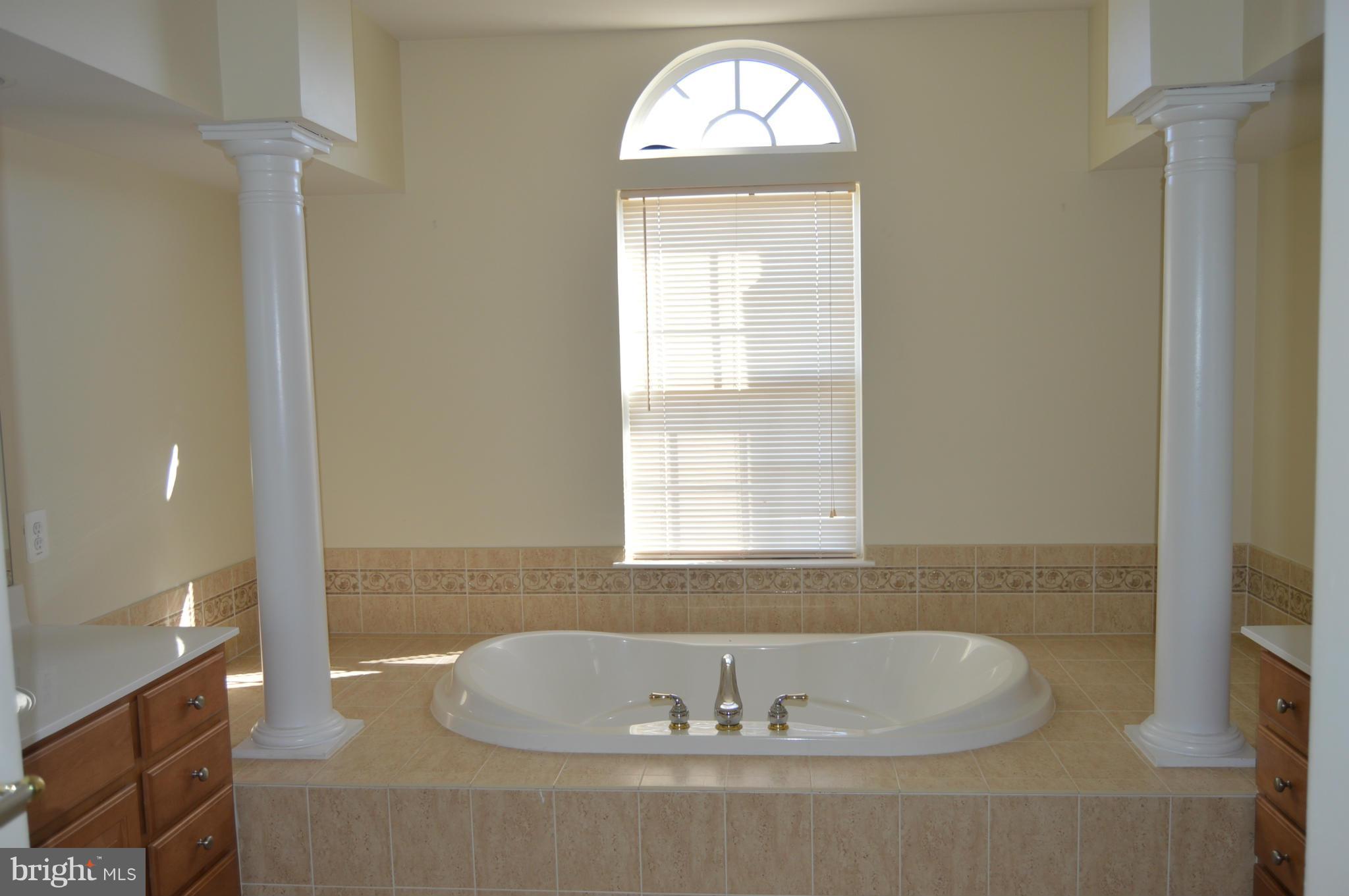 7502 Cavan Court Laurel, MD 20707 - Photo 17 of 27 Bath (Master)