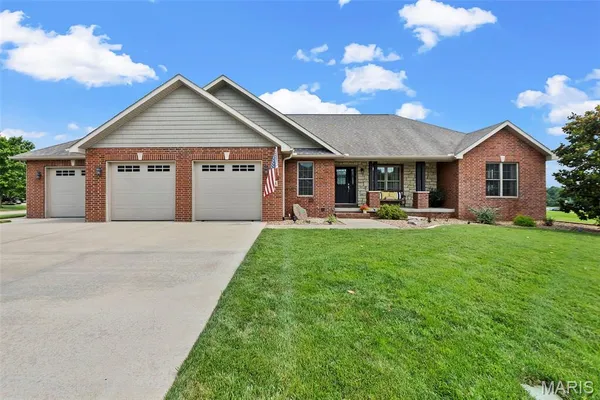 $635,000 | 1561 Chimney Spring Court, Jackson, MO 63755