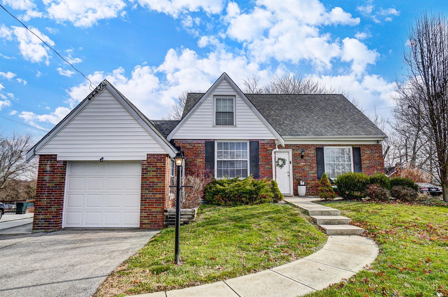 5286 Belclare Road Cincinnati, OH 45247 - Photo 1 of 38 Gallery Image 1