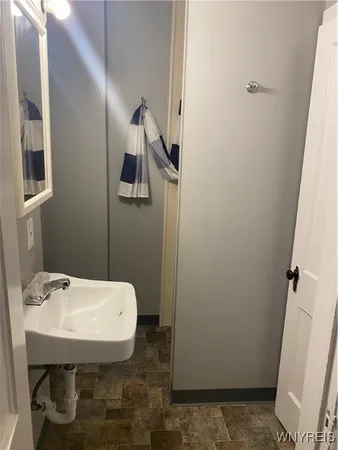 $950 | 461 High Street, Lockport City, NY 14094