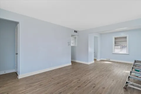 $159,900 | 2101 West Fairmount Avenue, Milwaukee, WI 53209