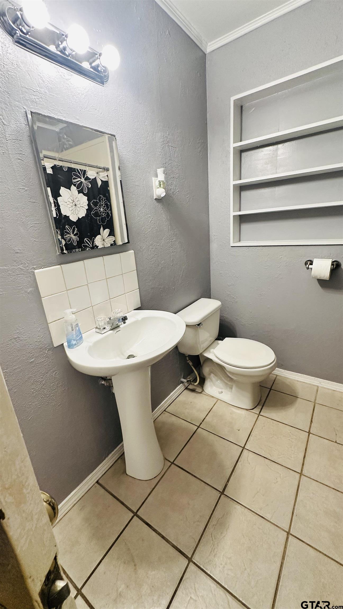 706 Layton Street Kilgore, TX 75662 - Photo 11 of 13