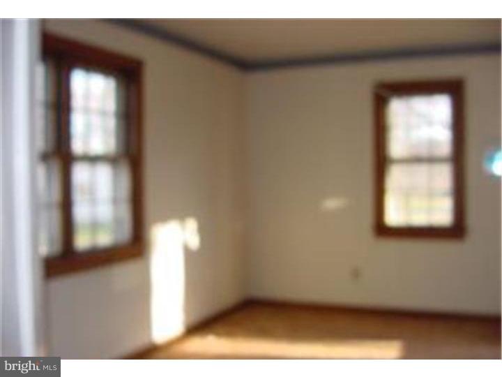 329 Heulings Avenue Riverside, NJ 08075 - Photo 4 of 7