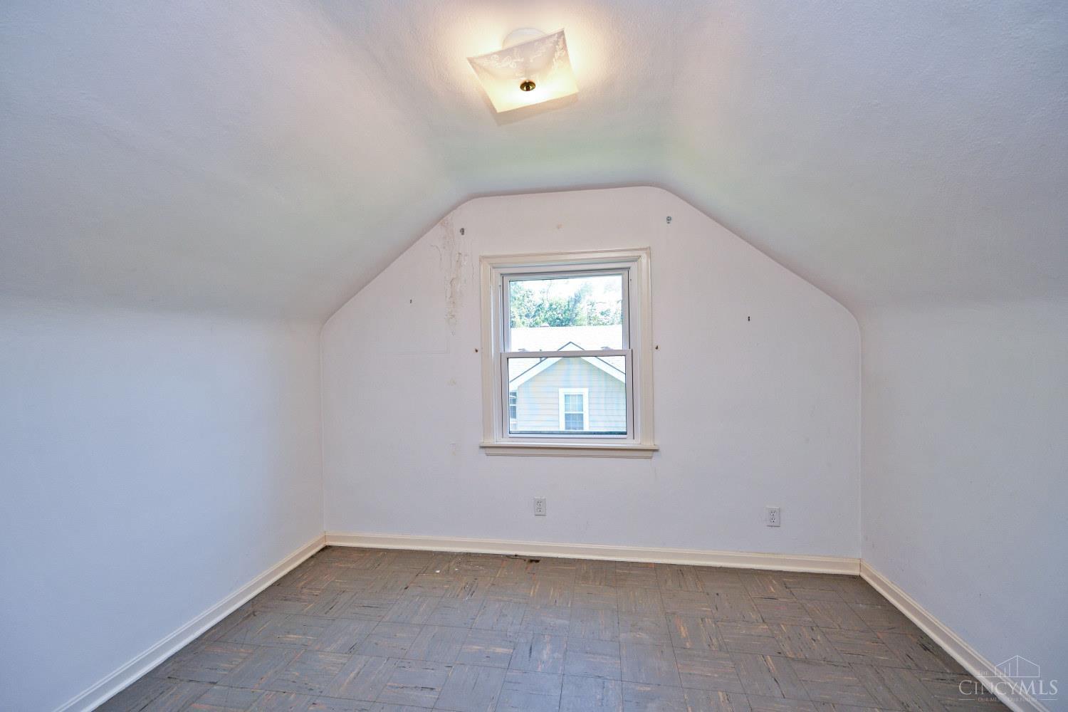 8240 Camargo Road Madeira, OH 45243 - Photo 23 of 33 Bedroom #1 upstairs