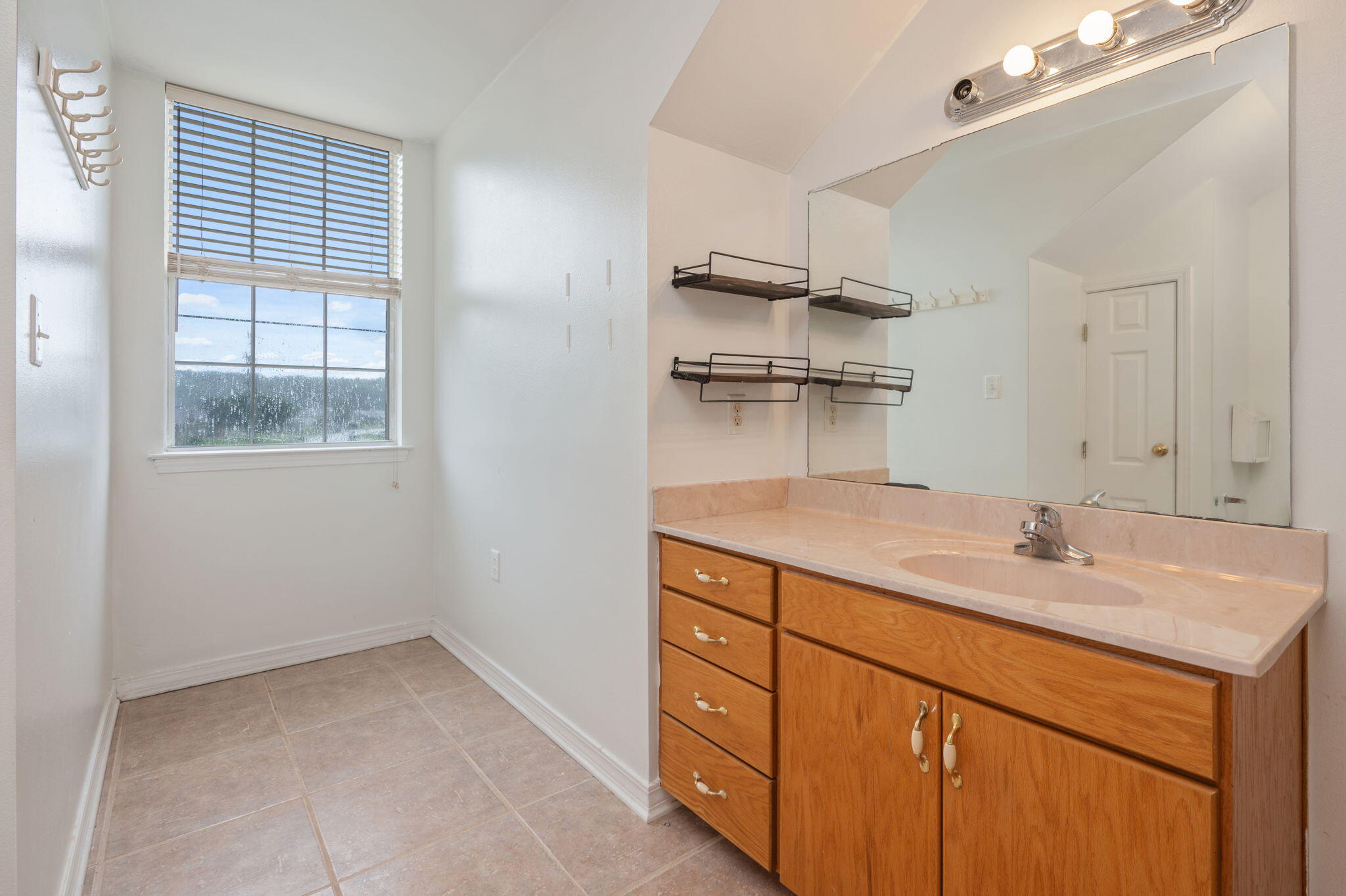 6064 Buckward Road Baker, FL 32531 - Photo 23 of 29 Mster Bath