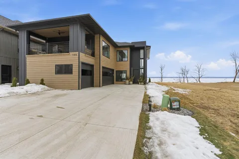 $1,750,000 | 11616 Indian Beach Road, Spicer, MN 56288