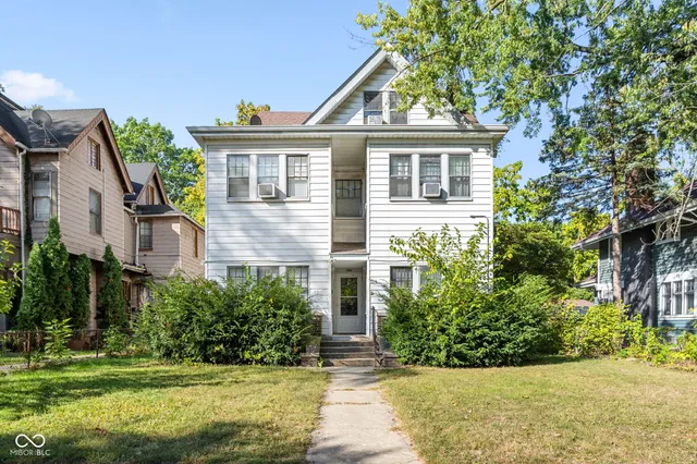 $1,300 | 784 Woodruff Pl E Drive, Unit 2, Indianapolis, IN 46201