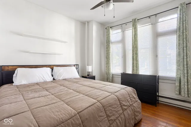 $1,300 | 784 Woodruff Pl E Drive, Unit 2, Indianapolis, IN 46201