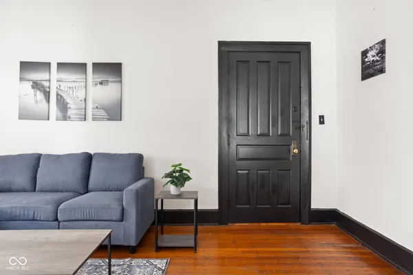 $1,300 | 784 Woodruff Pl E Drive, Unit 2, Indianapolis, IN 46201