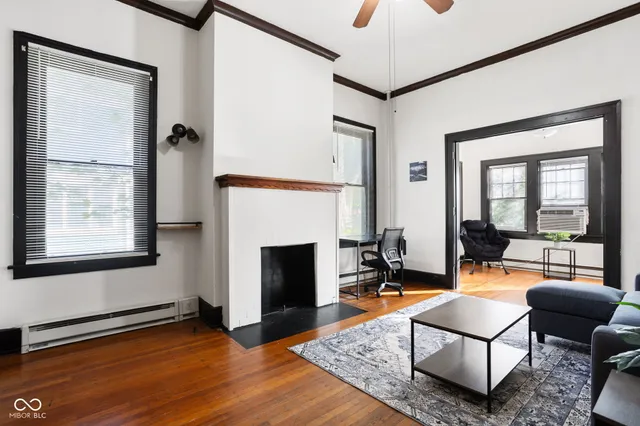 $1,300 | 784 Woodruff Pl E Drive, Unit 2, Indianapolis, IN 46201