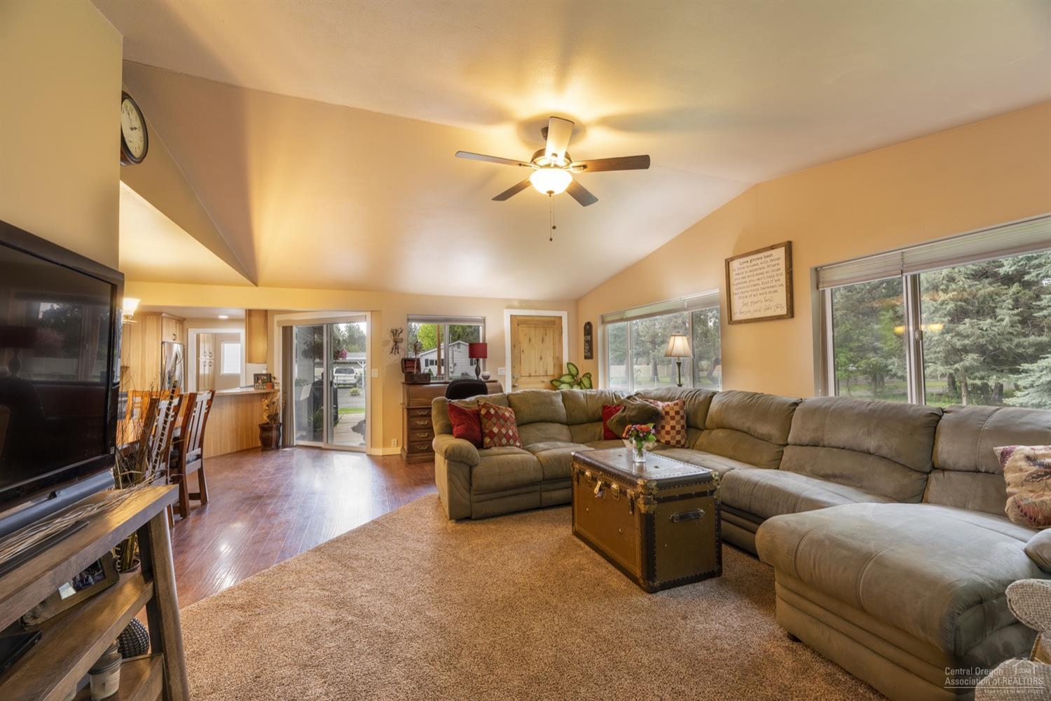 20314 Rae Road Bend, OR 97702 - Photo 5 of 25 Additional Photo