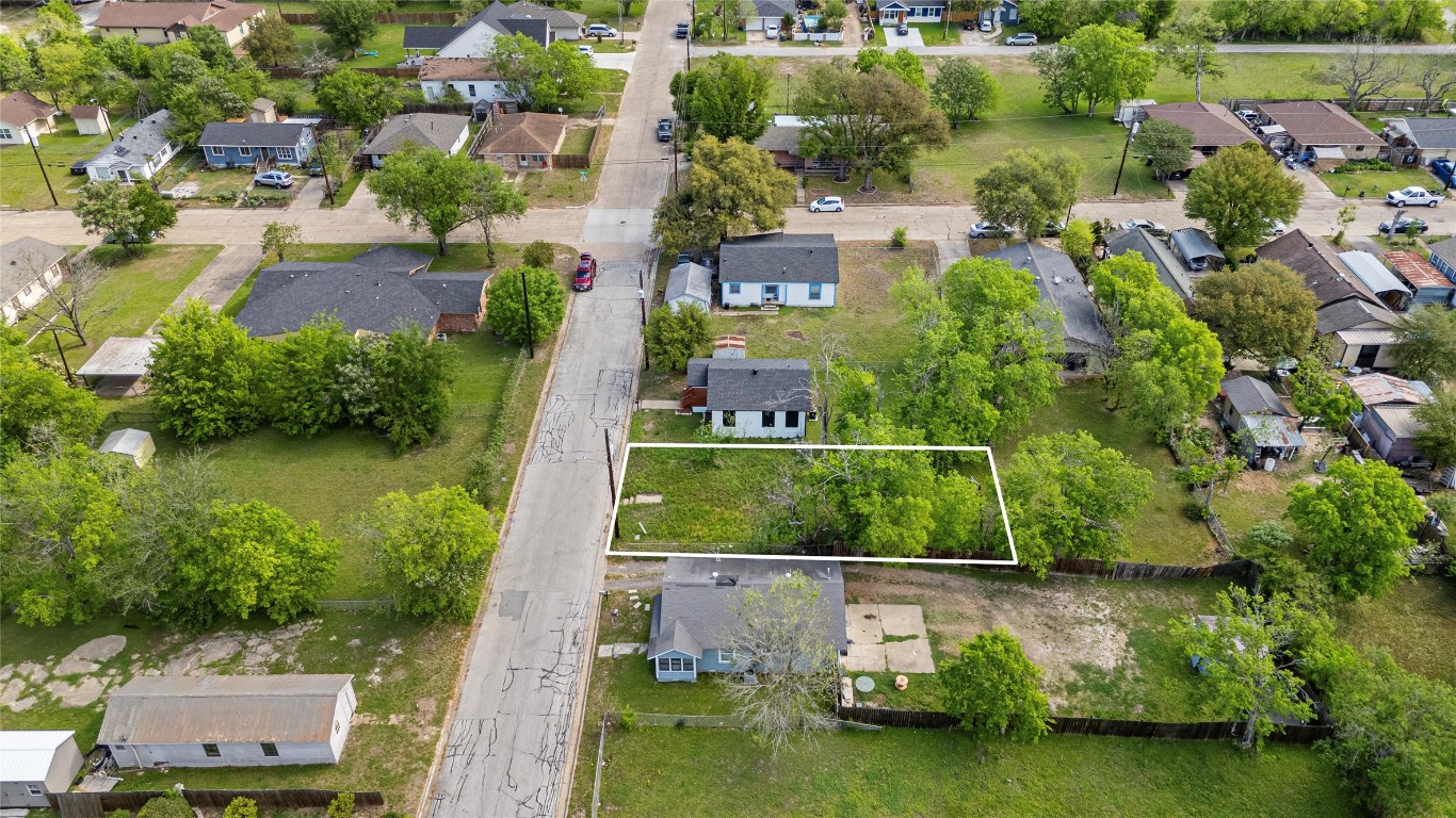 911 Hall Street Bryan, TX 77803 - Photo 2 of 12