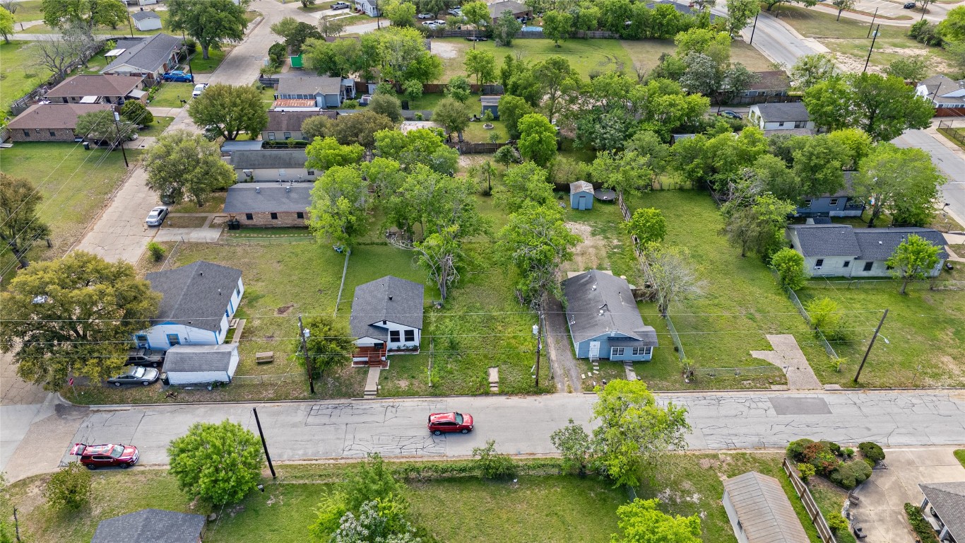 911 Hall Street Bryan, TX 77803 - Photo 6 of 12