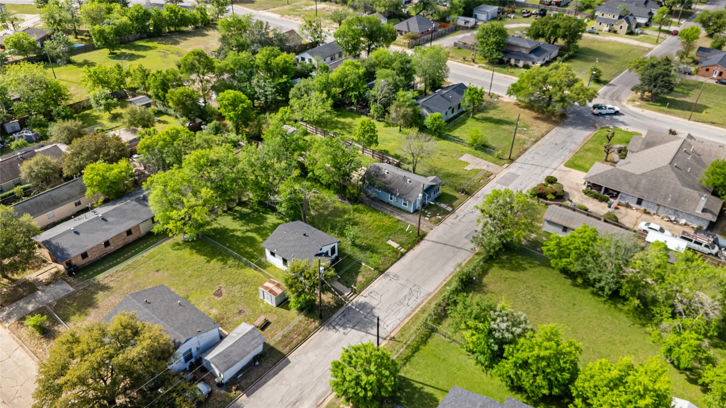 911 Hall Street Bryan, TX 77803 - Photo 7 of 12