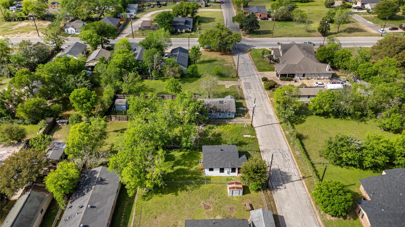 911 Hall Street Bryan, TX 77803 - Photo 8 of 12