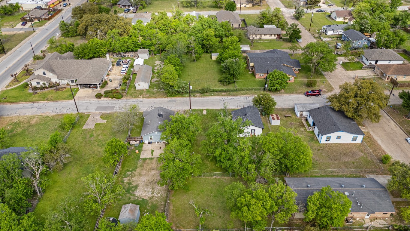 911 Hall Street Bryan, TX 77803 - Photo 9 of 12