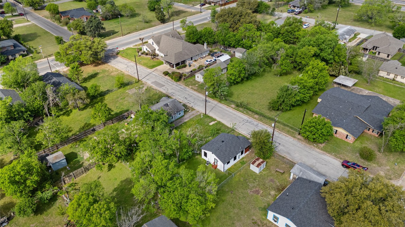 911 Hall Street Bryan, TX 77803 - Photo 10 of 12