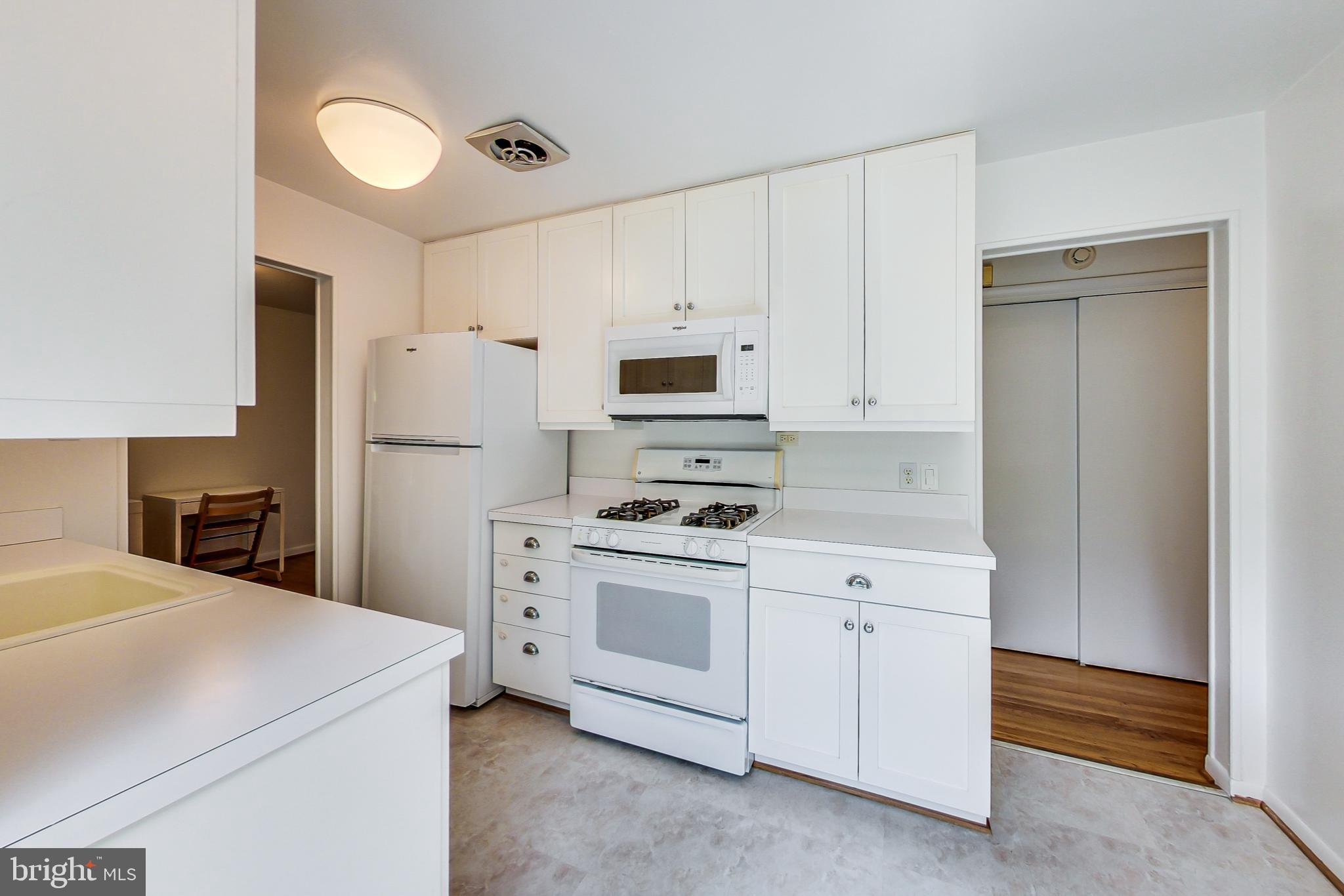 6515 East Halbert Road Bethesda, MD 20817 - Photo 15 of 42