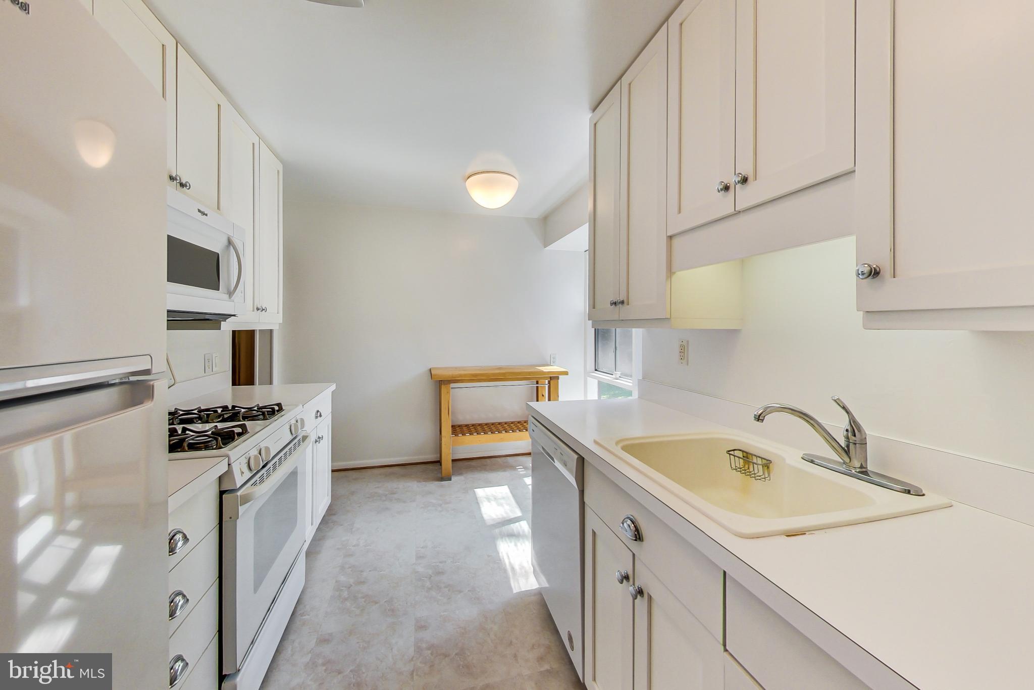 6515 East Halbert Road Bethesda, MD 20817 - Photo 17 of 42