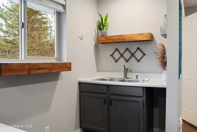 $819,000 | 66 Fern Lane, Cocolalla, ID 83813