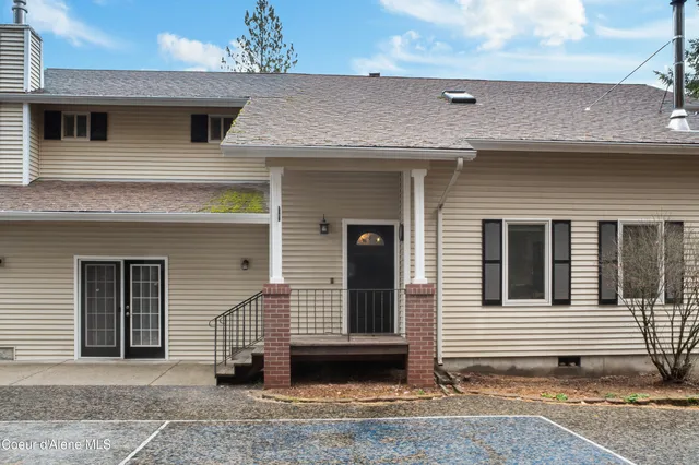 $819,000 | 66 Fern Lane, Cocolalla, ID 83813