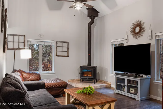 $819,000 | 66 Fern Lane, Cocolalla, ID 83813