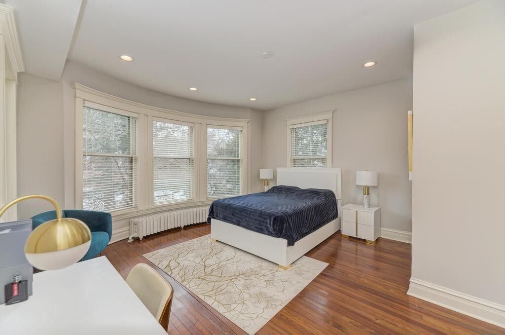 1499 Sheridan Road Highland Park, IL 60035 - Photo 47 of 87 a bedroom with a bed and window