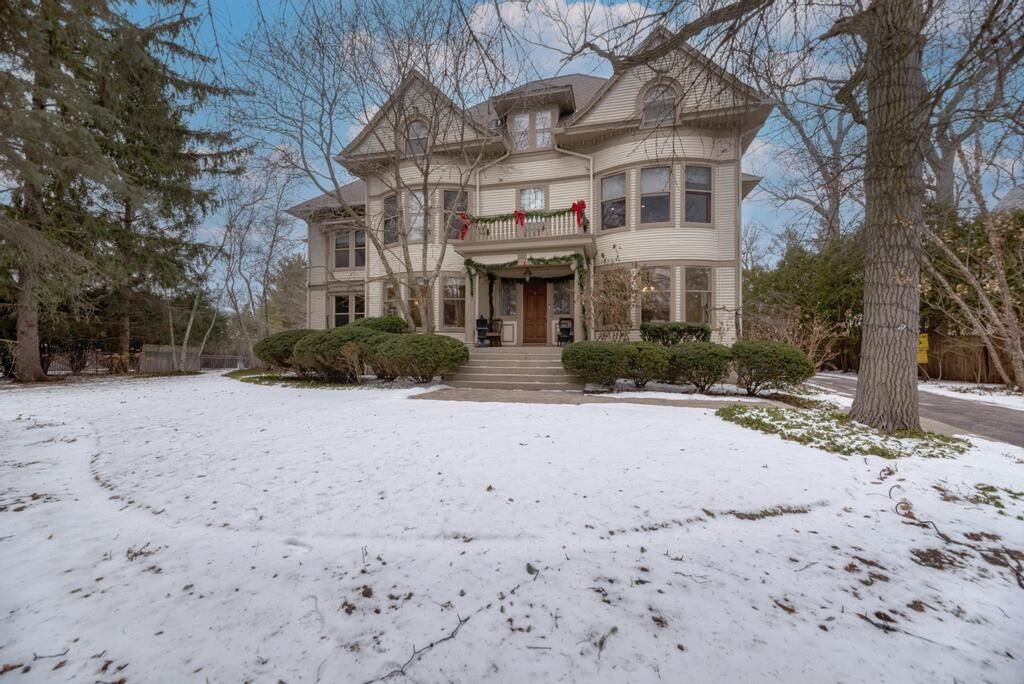 1499 Sheridan Road Highland Park, IL 60035 - Photo 5 of 87