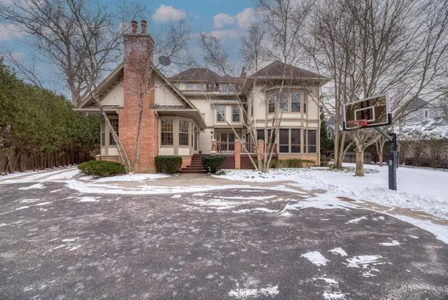 $2,480,000 | 1499 Sheridan Road, Highland Park, IL 60035