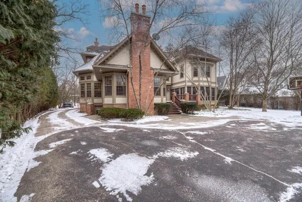 $2,280,000 | 1499 Sheridan Road, Highland Park, IL 60035