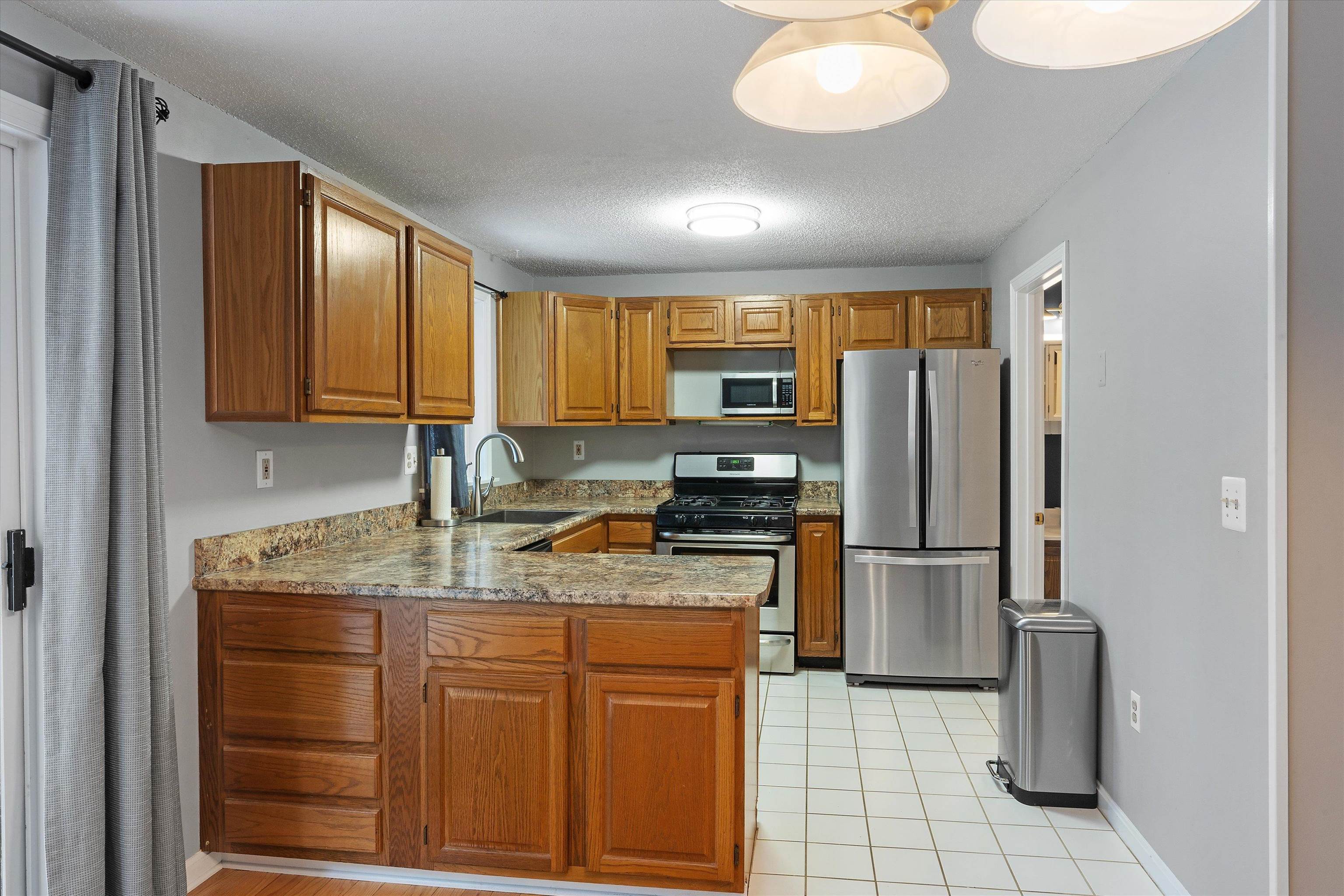 14 Salisbury Road, Unit 43 Nashua, NH 03064 - Photo 6 of 24