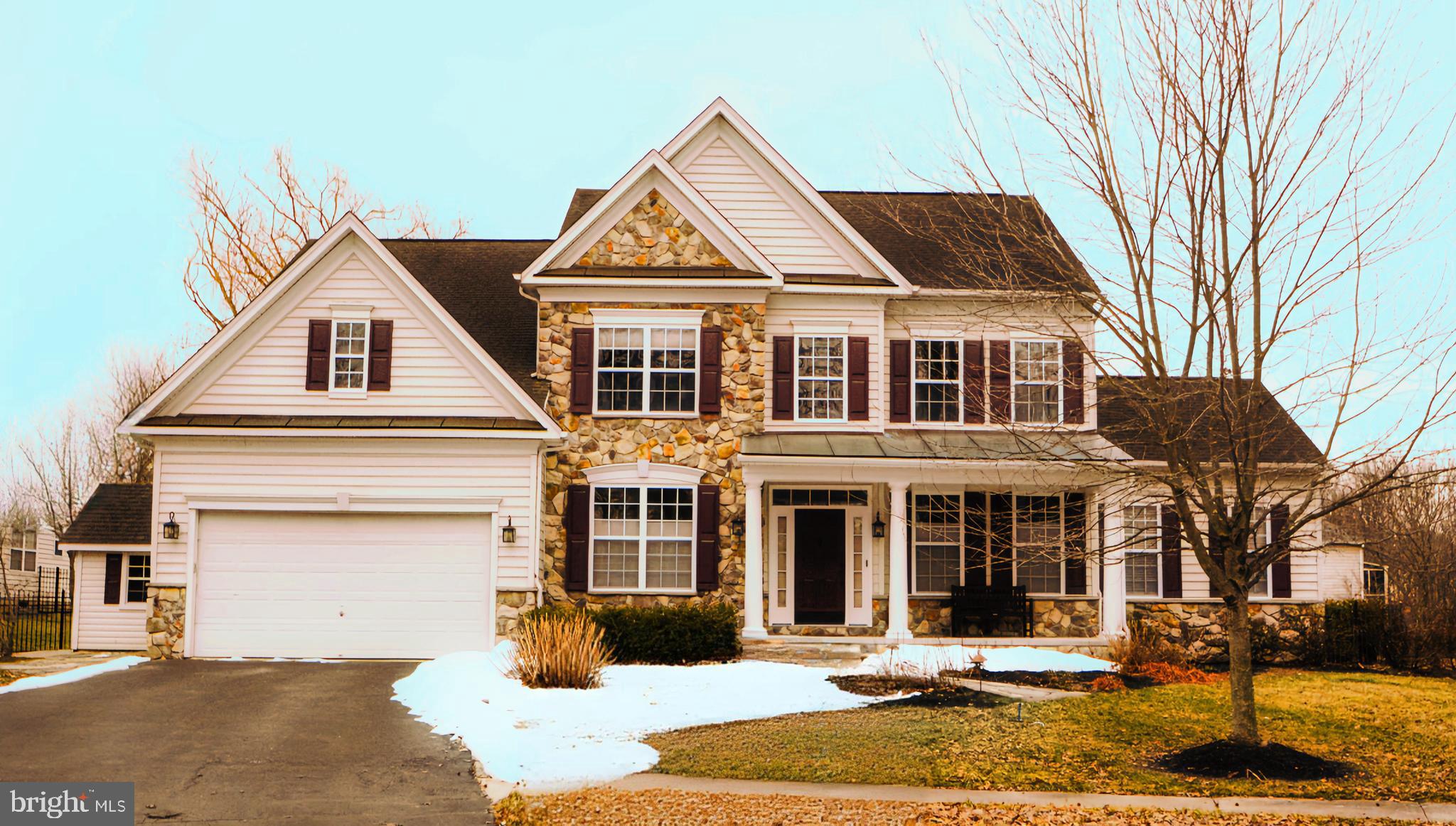 104 Camp David Rd - Front view curb appeal