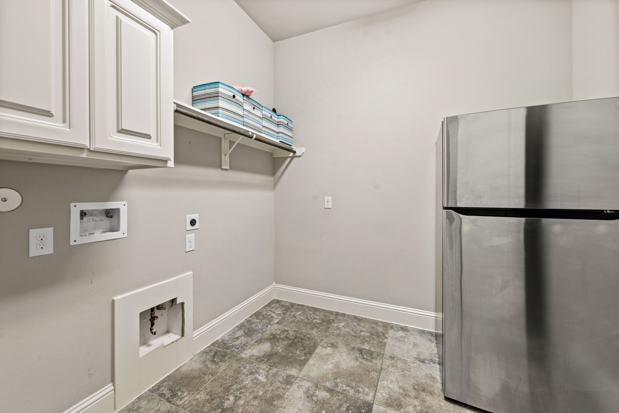 19908 Cullen Ridge Drive Porter, TX 77365 - Photo 32 of 42 Big Laundry room!! Refrigerator stays!