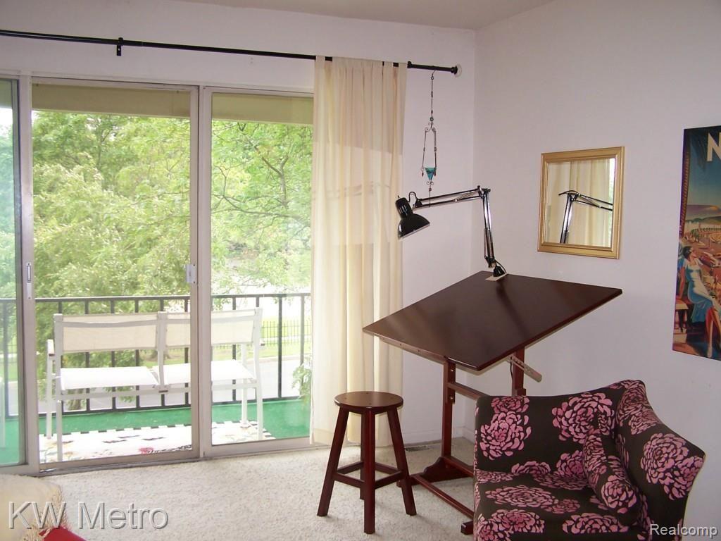 29628 Middlebelt Road, Unit 2701 Farmington, MI 48334 - Photo 10 of 15 100_7127.jpg