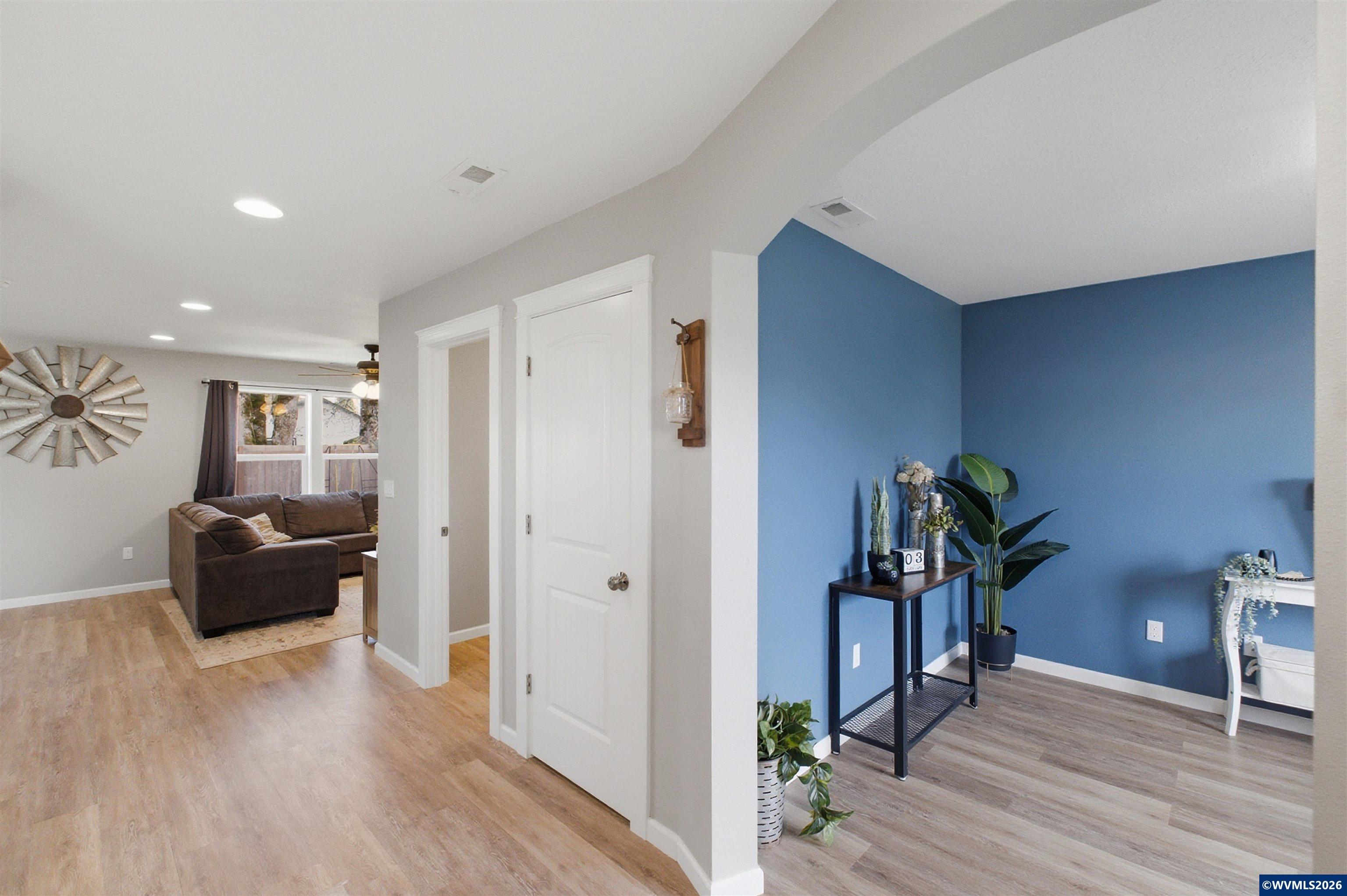 544 Walker Road Lebanon, OR 97355 - Photo 5 of 32 Gallery Image 5