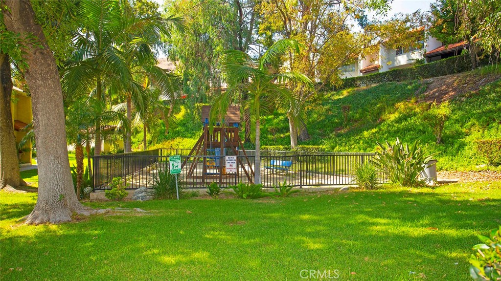 7901 Vía Stefano Burbank, CA 91504 - Photo 50 of 58 a view of park