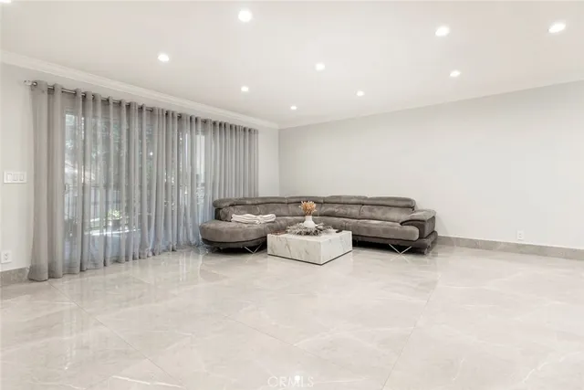 $799,000 | 7901 VÃa Stefano, Burbank, CA 91504