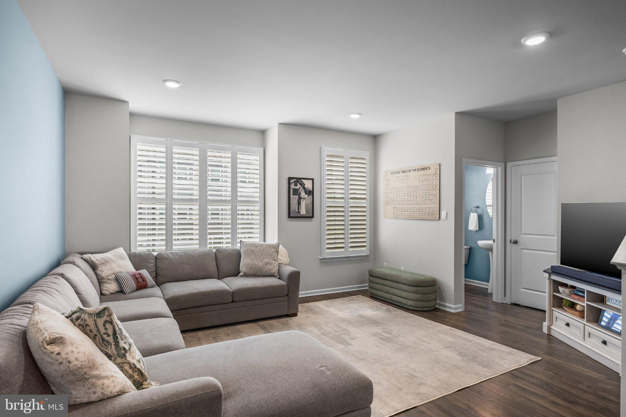 6 Cardinal Way Mount Mount Laurel, NJ 08054 - Photo 14 of 33 Bright and inviting living space.