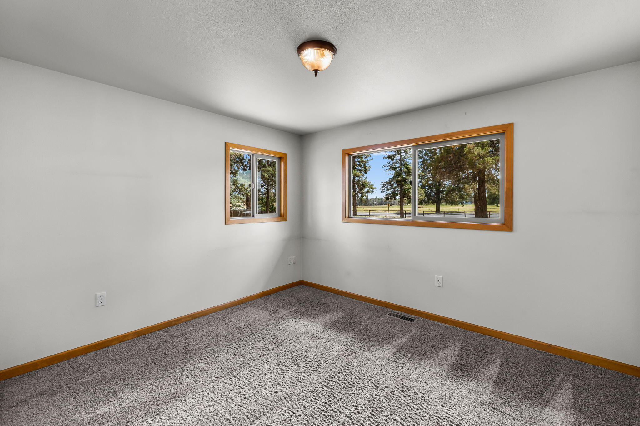 22818 McGrath Road Bend, OR 97701 - Photo 29 of 57 Guest Bedroom 2