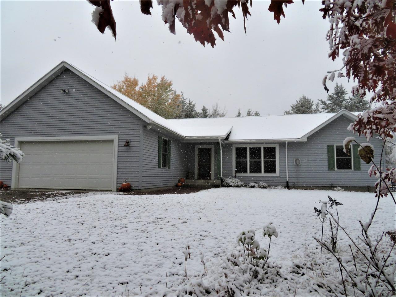 6914 Autumn Lane Rhinelander, WI 54501 - Photo 1 of 26 Gallery Image 1